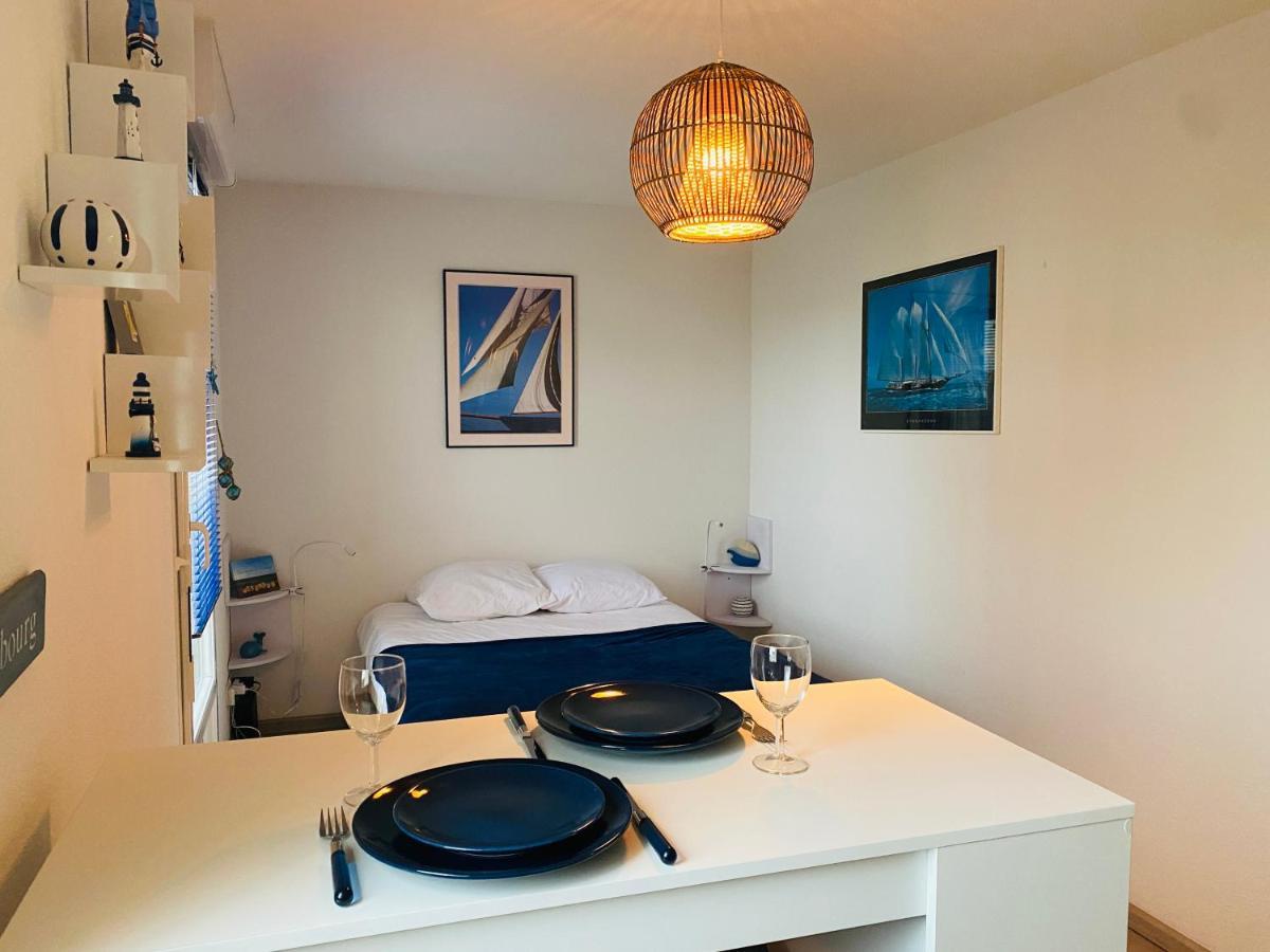 Front De Apartment *